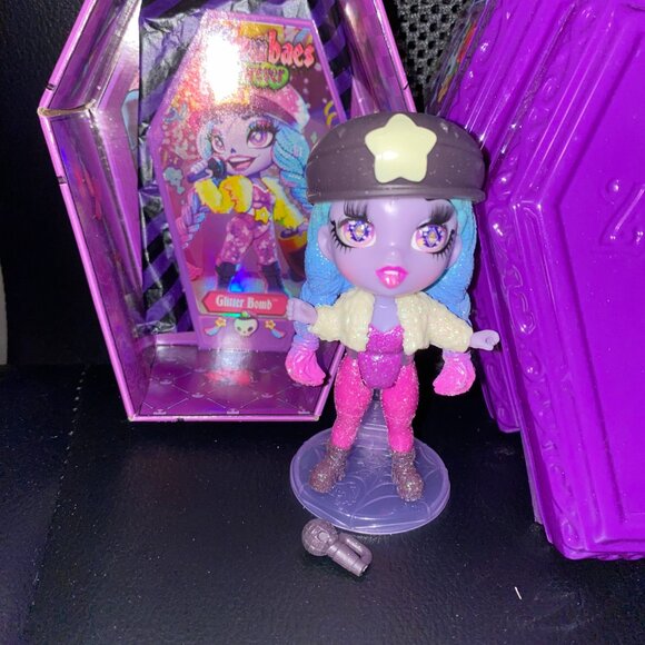 Zombaes Forever - Picture 12 of 14